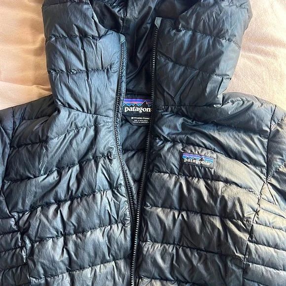 PATAGONIA HOODED PUFFER (WOMENS)